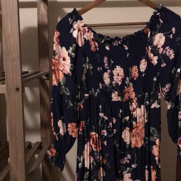 Women’s Floral Print Long Sleeve Smocked Mini - Picture 8 of 9